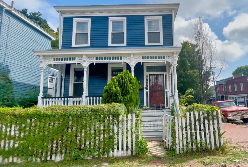 Richmond House: 2220 East Marshall Street