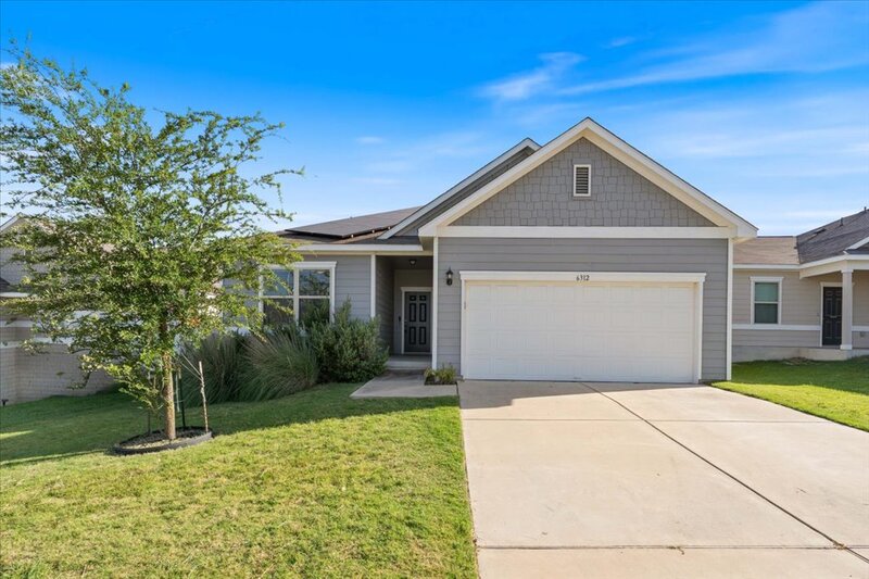 Austin House: 6312 Routenburn Street