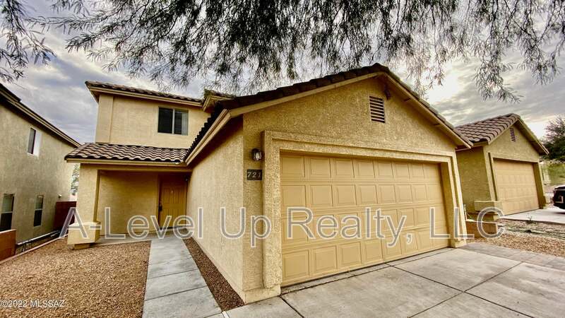 Green Valley House: 721 West Flaming Arrow Drive