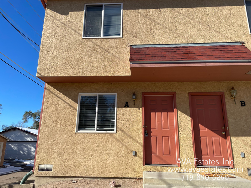 Pueblo House: 1815 Montezuma Rd