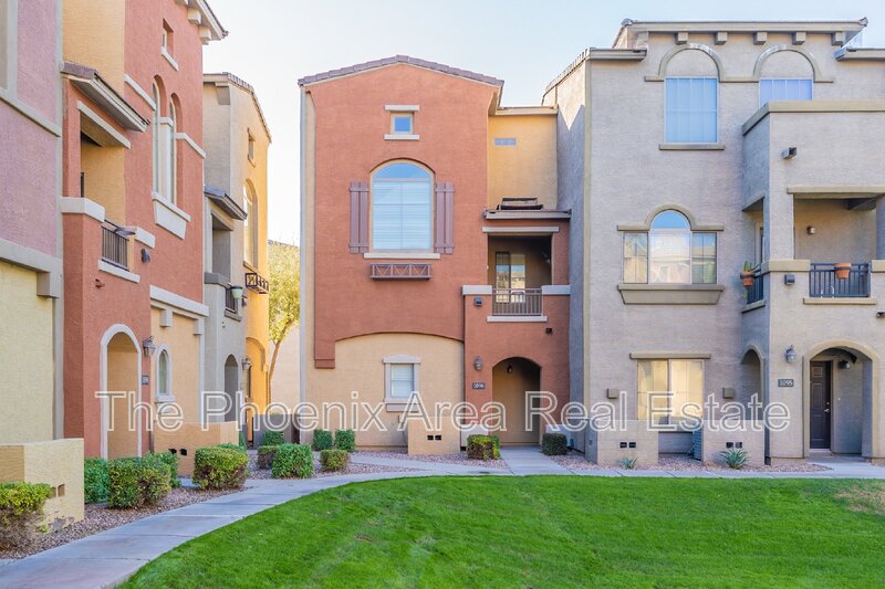 Tempe Condo: 2401 E Rio Salado Pkwy