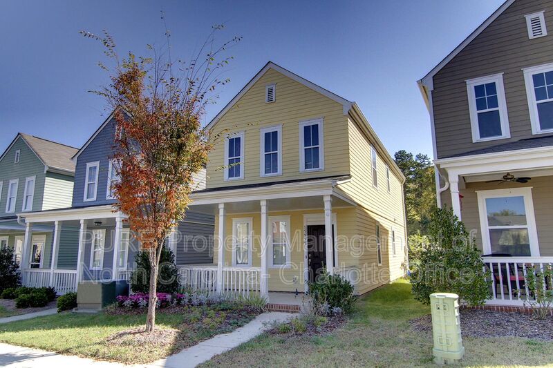 Davidson House: 15959 Rose Glenn Ln