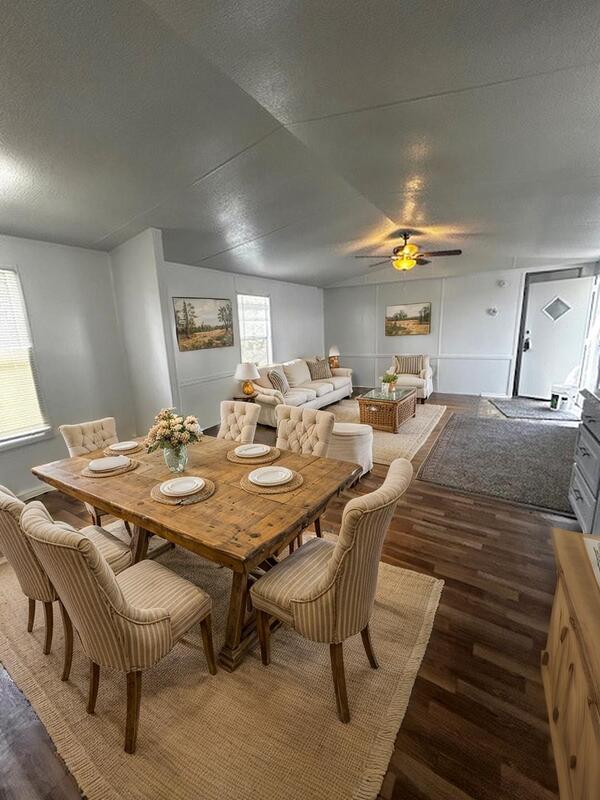 Alvin Condo: 775 Steele Rd, #03