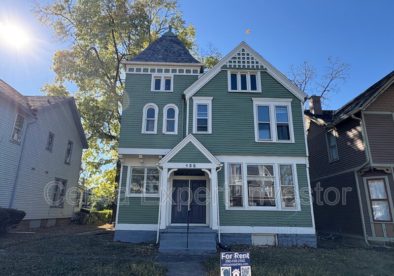 Fort Wayne House: 125 W Creighton Avenue