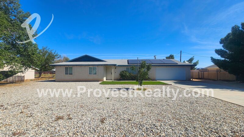 Apple Valley House: 22326 Lone Eagle Rd