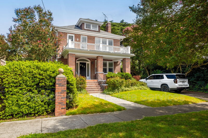 Norfolk Condo: 734 Shirley Avenue - B