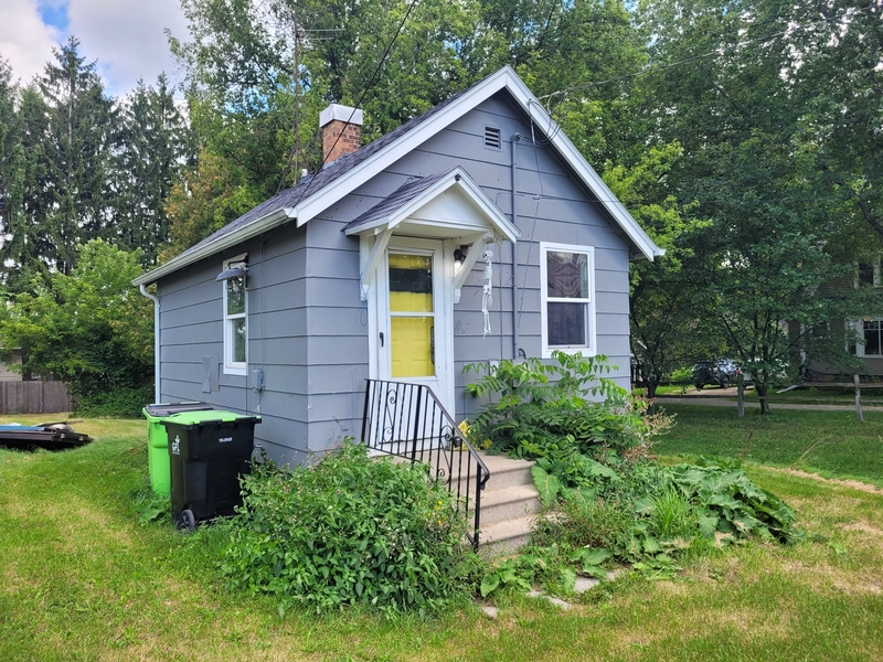 Larsen House: 5286 County Road II