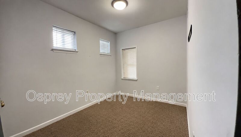 Charming 2-Bedroom Condo in Port Warwick - Photo 7