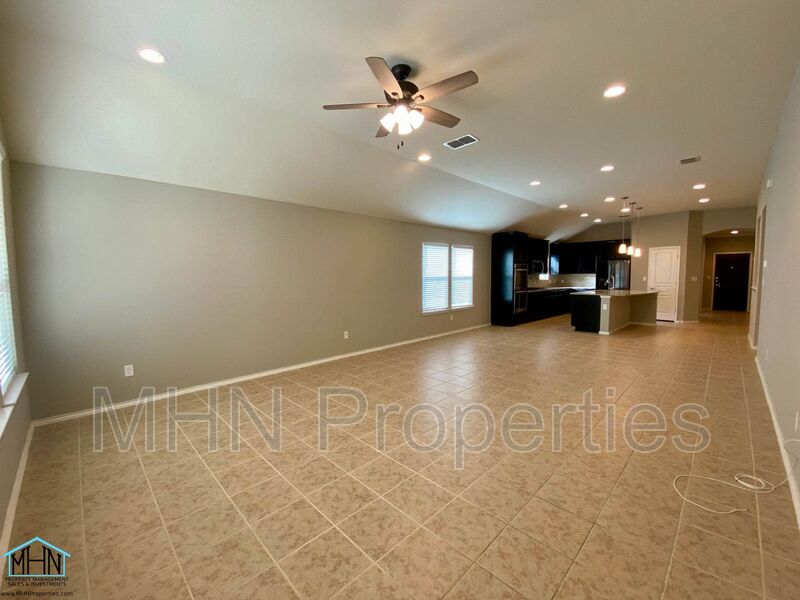 Luxurious 1 Story 3-bed 2-bath + Study home in Alamo Ranch! - Preview 18