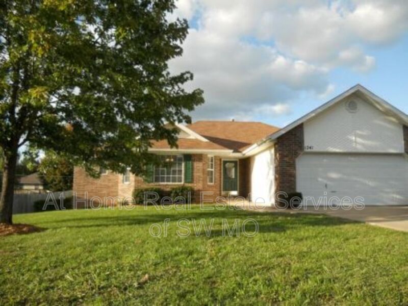 Nixa House: 1241 Verna Ln