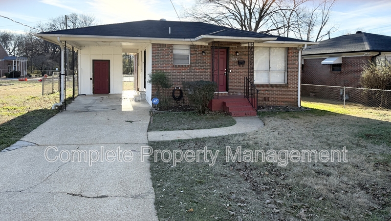 Brighton House: 440 Oakmont Street