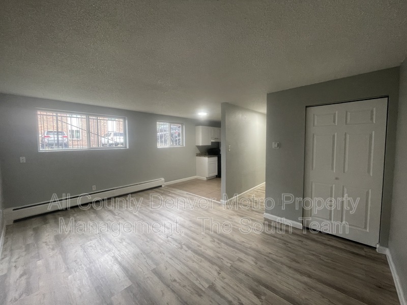 Aurora Condo: 1622 Alton St