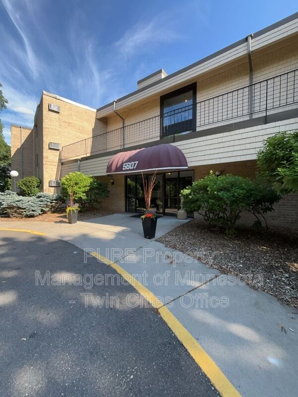 Minnetonka Condo: 5607 Green Circle Dr
