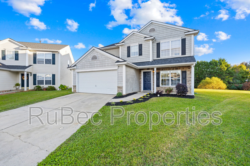 Charlotte House: 9115 Old Ash Ct