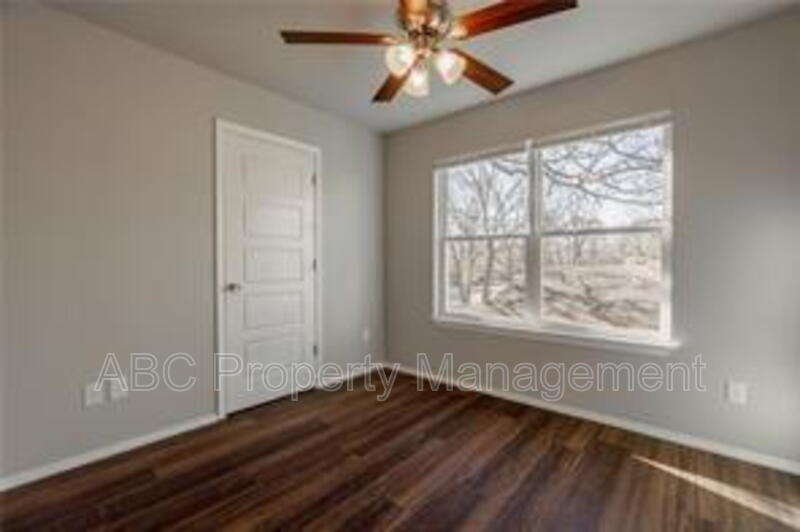 Fayetteville Condo: 1000 West Hickory Street