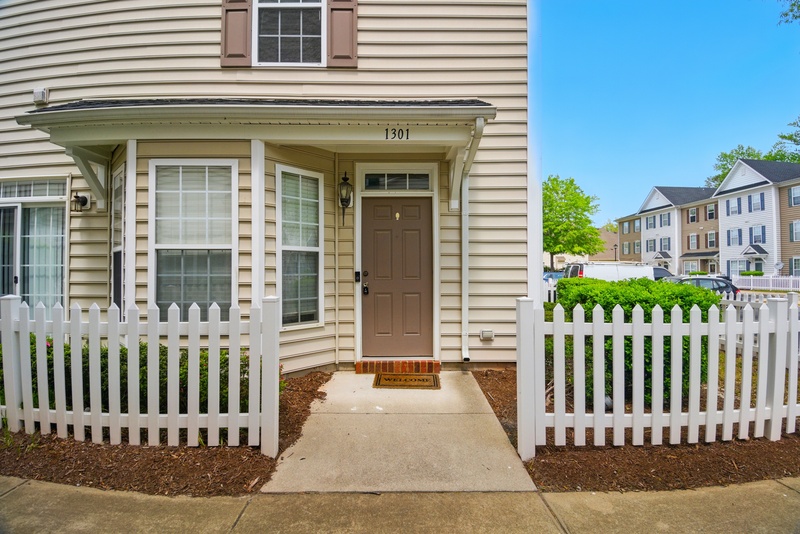 Suffolk Townhome: 1301 Teton Circle