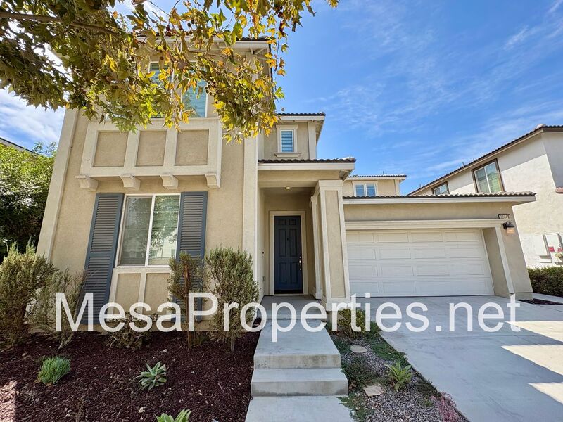 Ontario House: 3244 E Yellowstone Drive