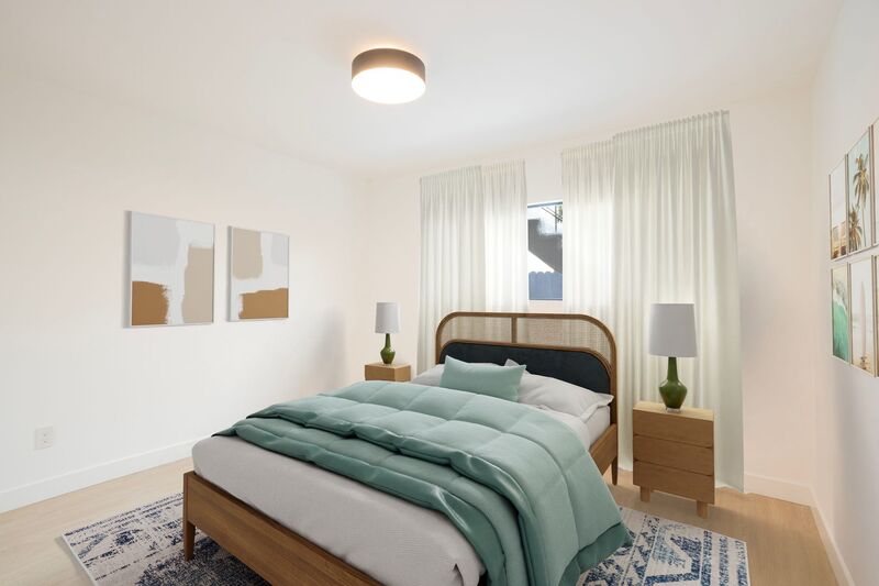 Los Angeles Condo: 6133 Eleanor Ave