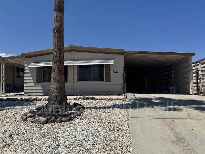 Bullhead City House: 941 Citrus Street
