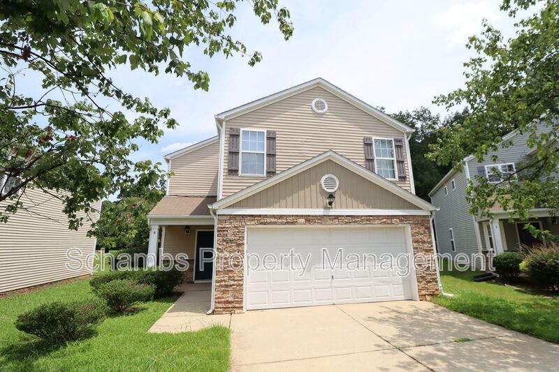 Durham House: 5 Bellmore Ct