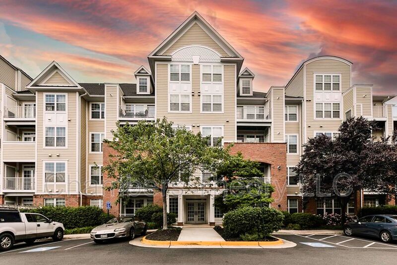 Vienna Condo: 2710 Bellforest Ct