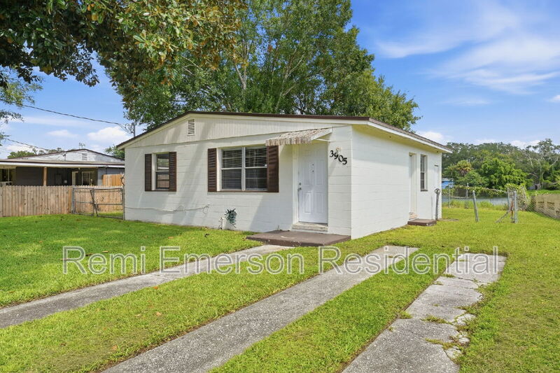 Orlando House: 3905 Wilts Street