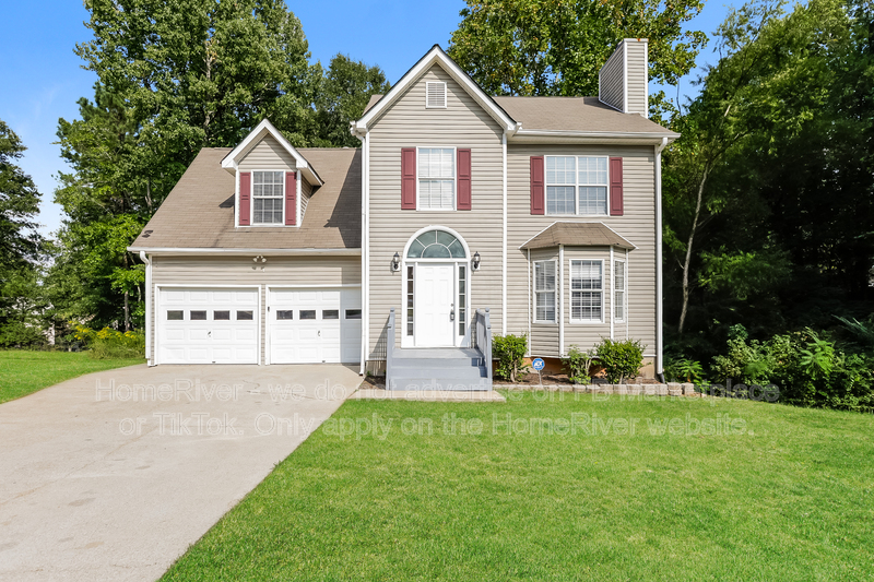 Douglasville House: 6383 Cardiff Ln