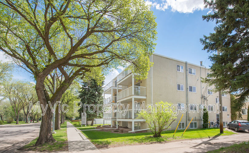 Edmonton Condo: 8255 95 Avenue NW