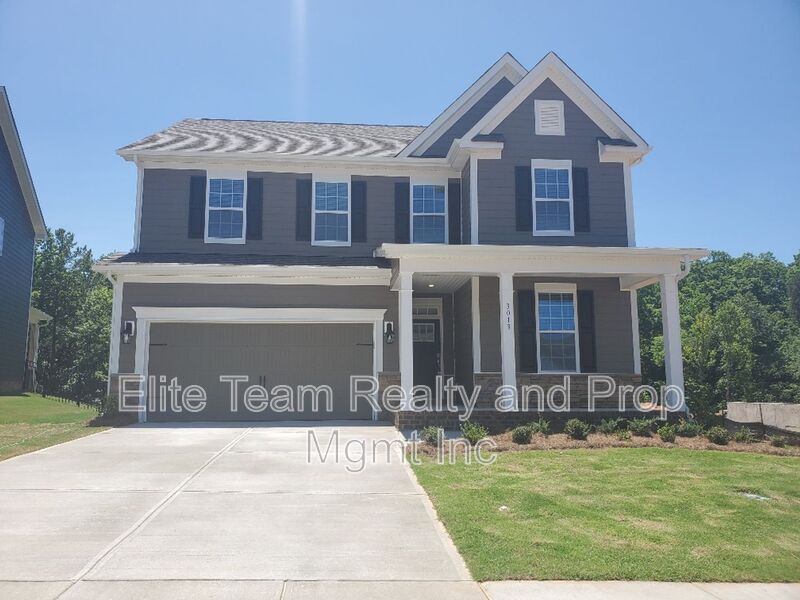 Waxhaw House: 3013 Lydney Circle