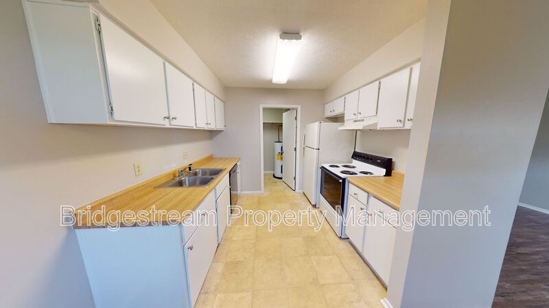 Dayton House: 7617 Essington Circle