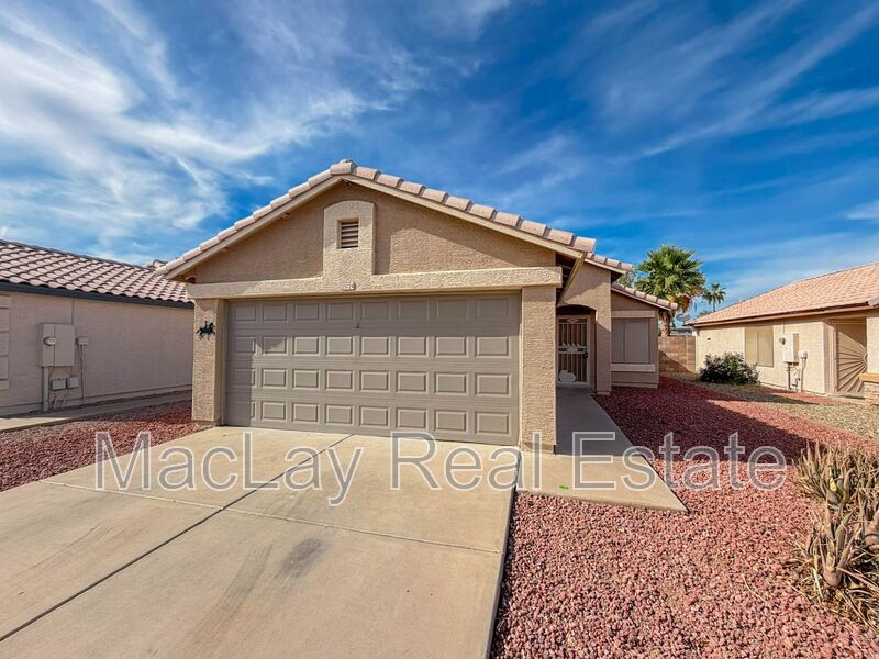 Surprise House: 15724 W. Smokey Dr.