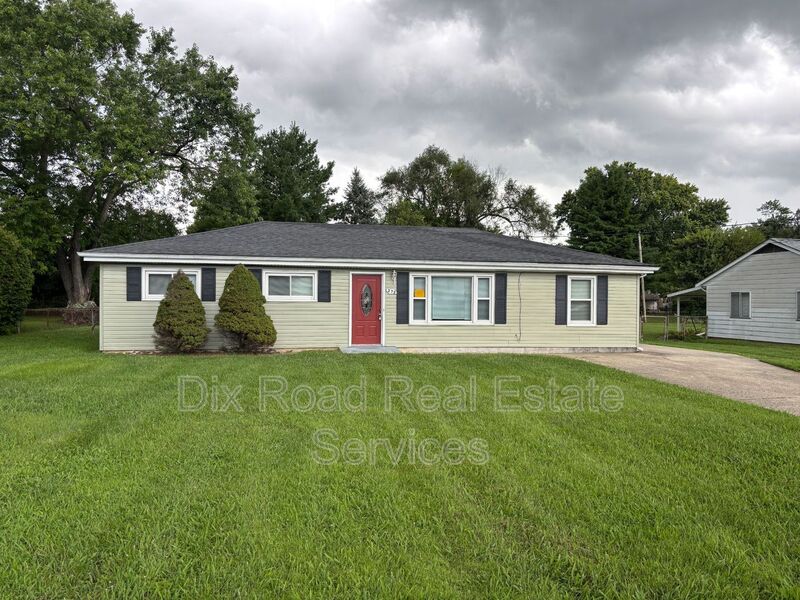 Fairfield House: 272 Symmes Road