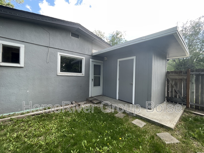 Boise House: 917 N Riviera Dr