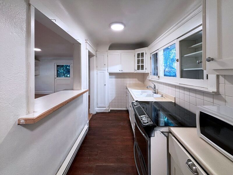 Photo 12 of rental home at 444 Blair Boulevard