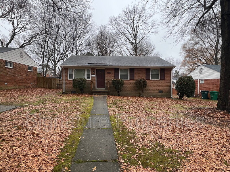 Highland Springs House: 208 North Cedar Avenue