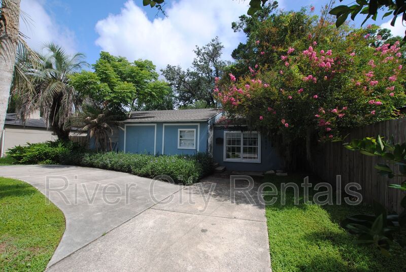 Jacksonville House: 4611 Blount Ave