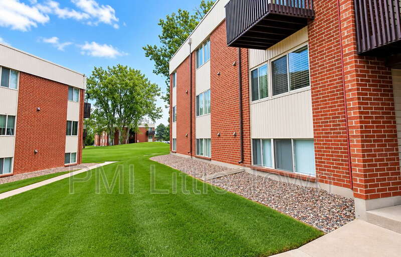 Lakewood House: 3653 S Sheridan Blvd