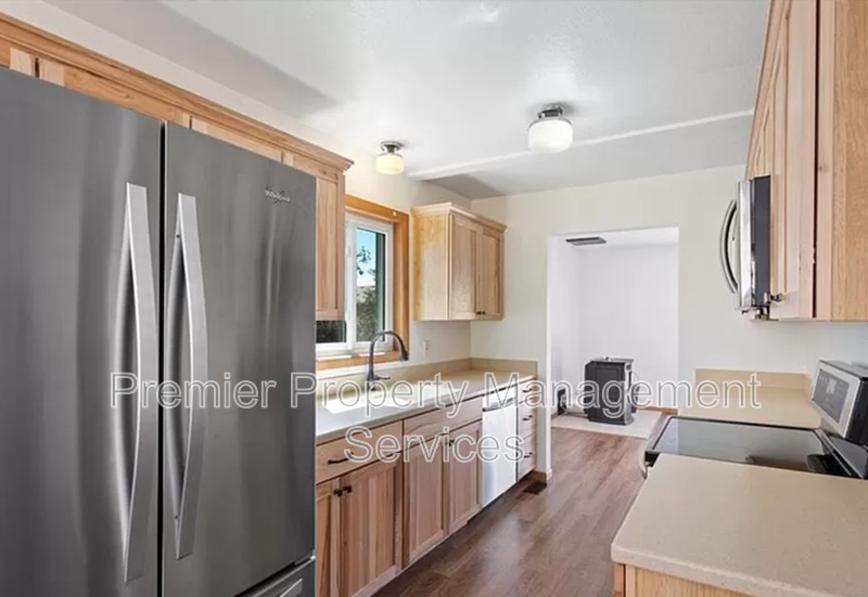 Billings Townhome: 300 Aristocrat Dr.