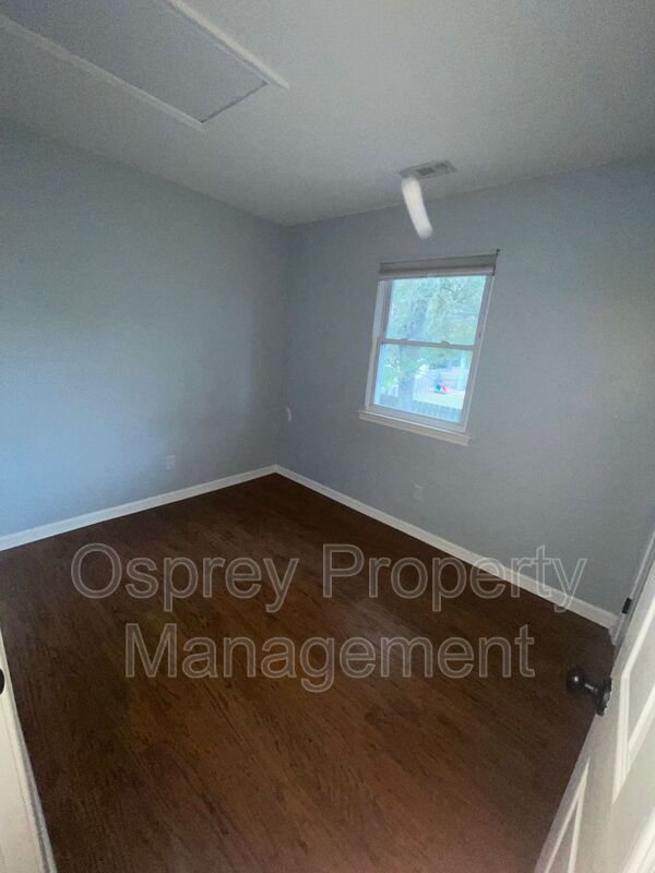 Beautiful 4 bedroom, 2.5 bath home - Photo 18
