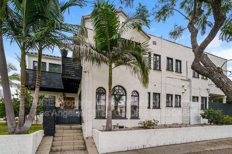 Los Angeles House: 5049 Pickford St