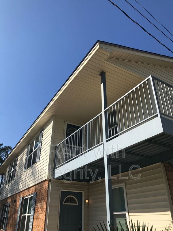 Tallahassee House: 156-D Locke St