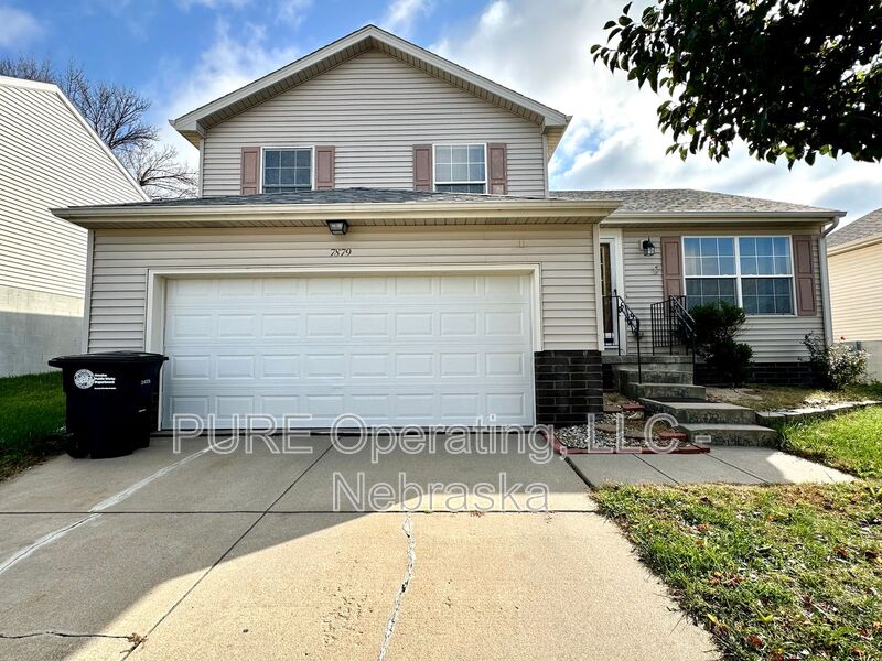 Omaha House: 7879 Bauman Ave