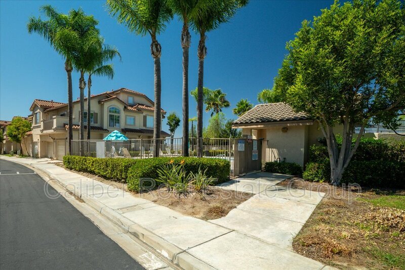 Anaheim Hills Condo: 7743 Viewrim