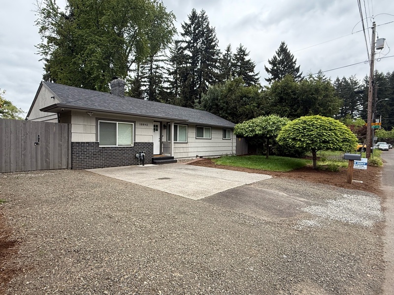 PORTLAND House: 18641 NE EVERETT COURT