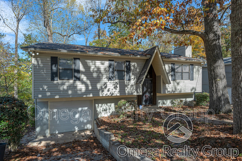 Birmingham House: 3126 Sleepy Hollow Dr