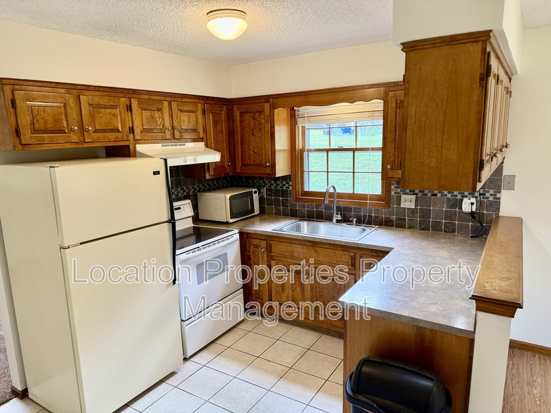 3619 Lakecrest Court, rental photo 7