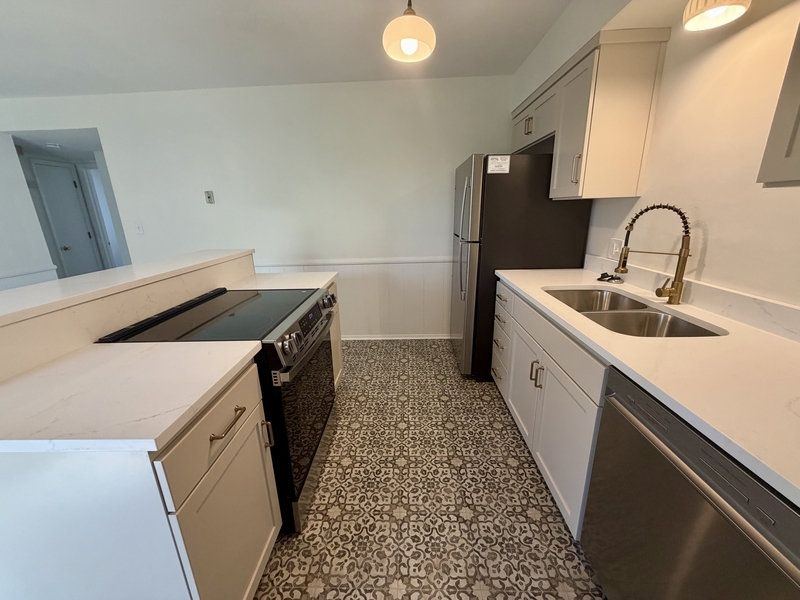 Lawrence Condo: 946 Indiana Street - 4