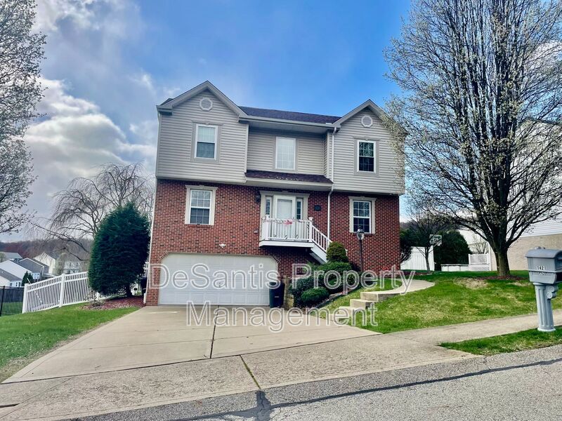 Tarentum House: 1421 Sandstone Drive