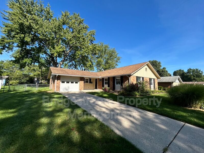 Dayton House: 4225 Fernbrook St