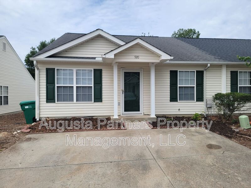 Martinez House: 920 Cammaron Way